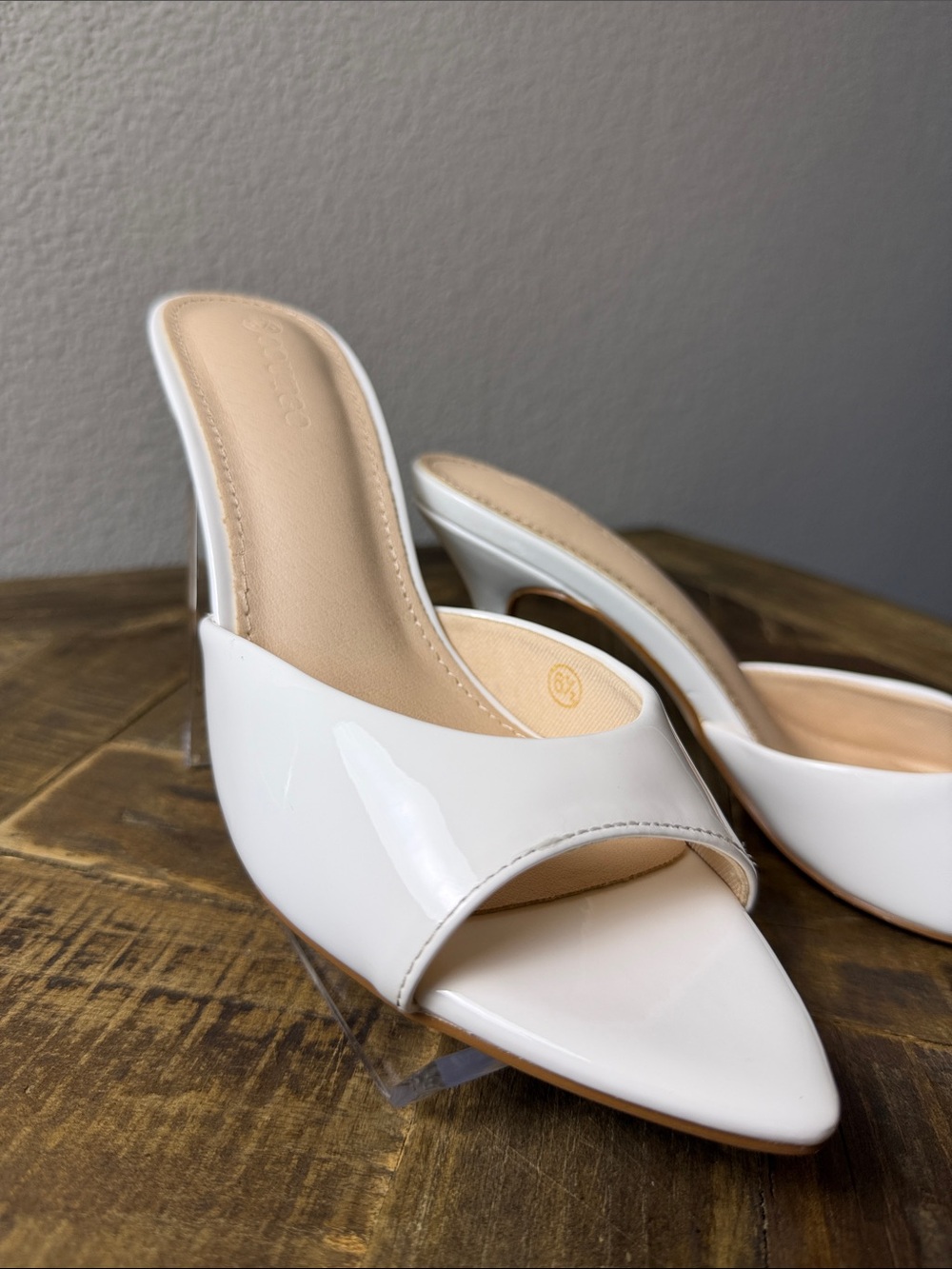 Size 6.5 Coutgo Patent White Open-Toe Heeled Mules - Picture 2 of 9